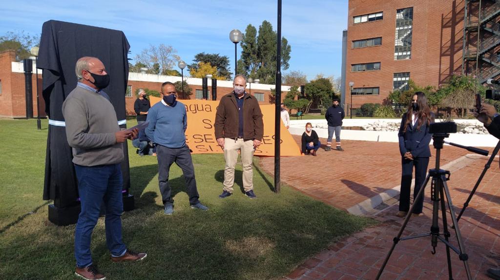 Día del Trabajador Sanitarista: imponen el nombre 15 de Mayo a la plaza de la sede central de OSSE