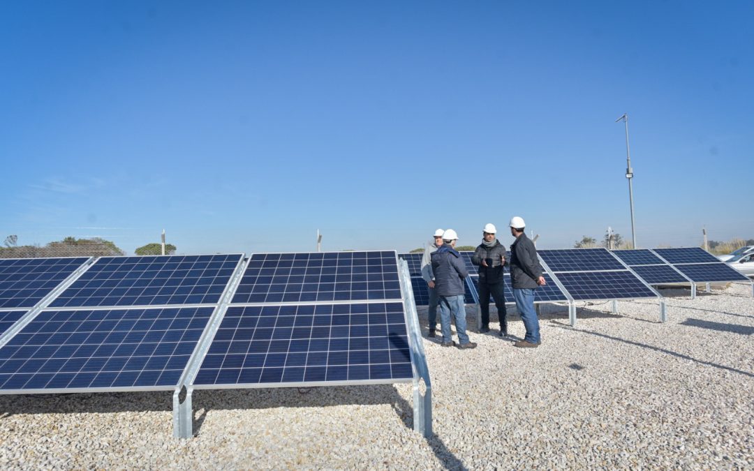 Funciona el primer pozo de agua abastecido con energía solar