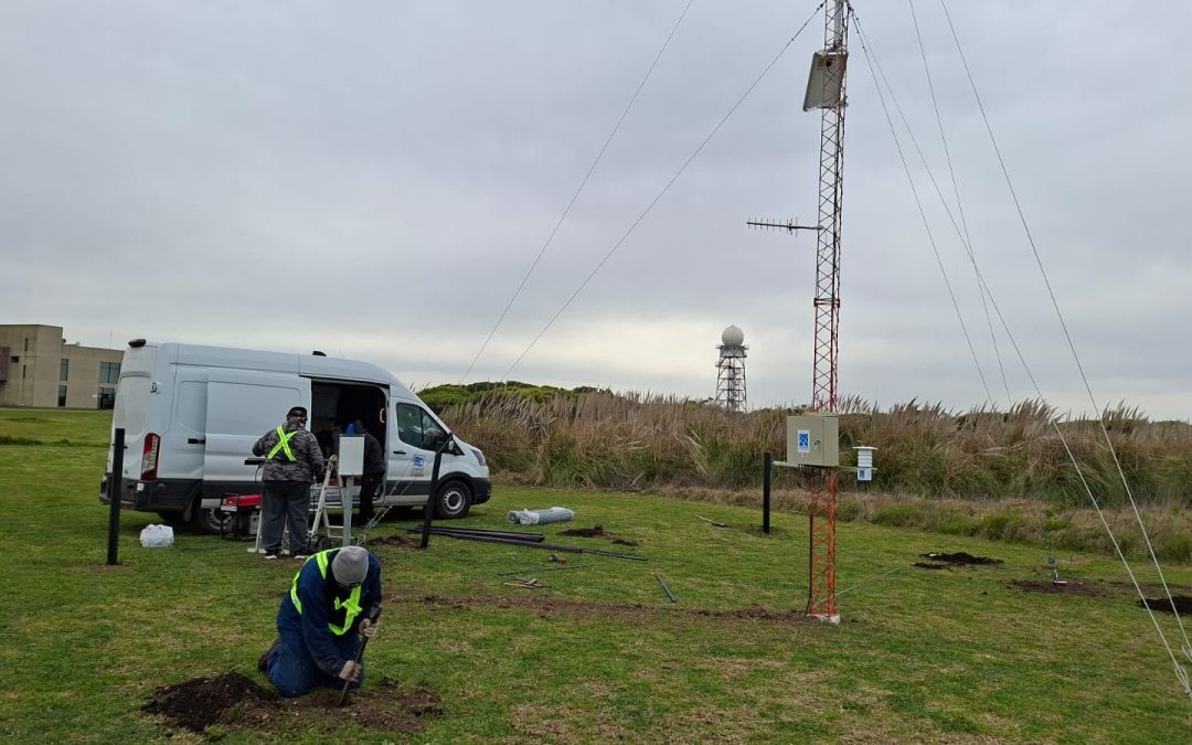Instalan dos nuevas estaciones meteorológicas para fortalecer las alertas tempranas y el cuidado del acuífero